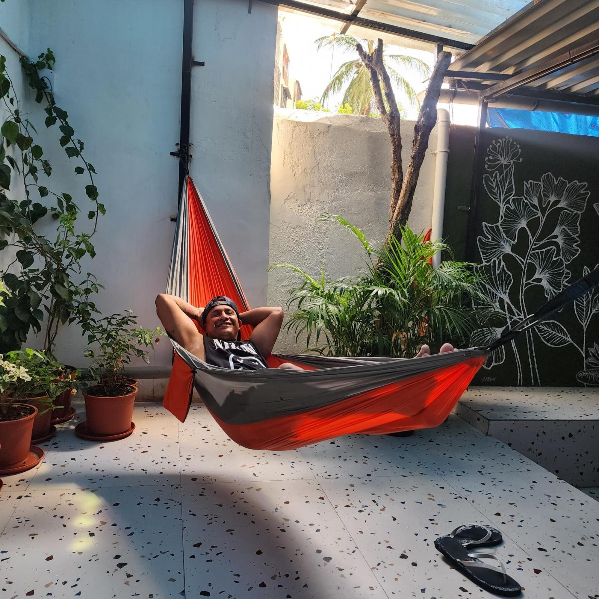Hammock Hostels - Bandra Bombaim Exterior foto